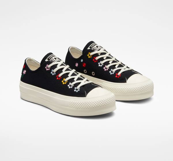 Boty Nízké Converse Chuck Taylor All Star Lift Platformyě Floral Embroidery Černé Viacfarebný | CV-619XVC