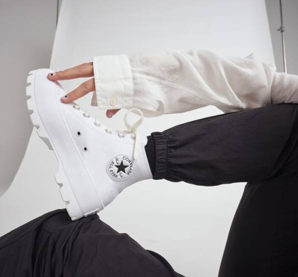 Boty Vysoké Converse Chuck Taylor All Star Lugged Læder Bílé Černé Bílé | CV-072ZJL